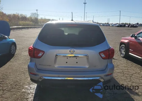 2017 Nissan Pathfinder S z USA, uszkodzony, nr VIN 5N1DR2MN0HC673515